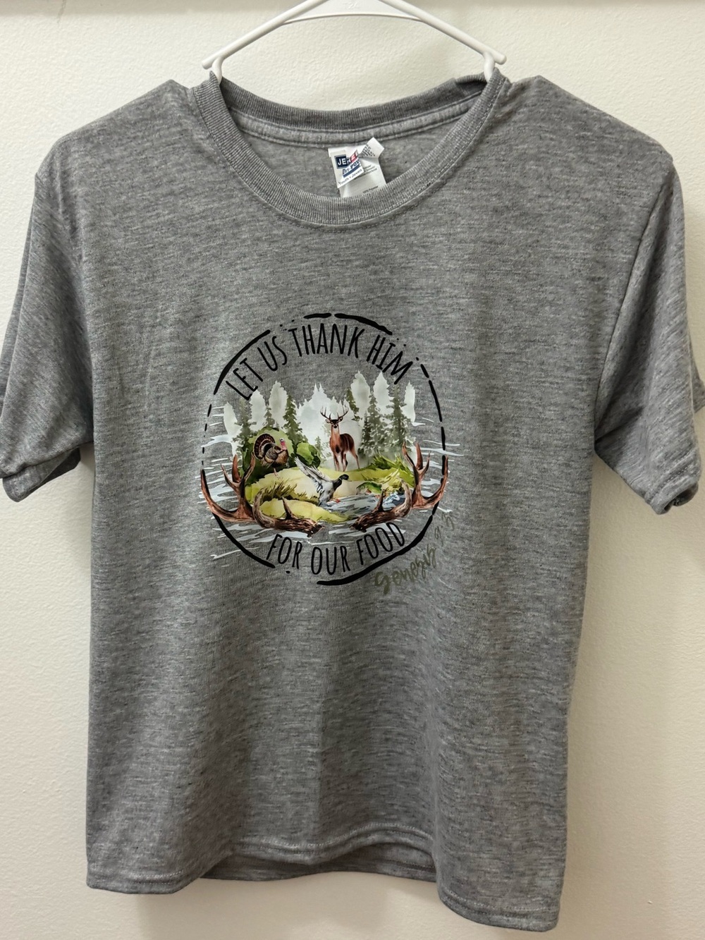 Jerzees Gray Kids Short Sleeve Tee with Outdoor Wildlife Graphic